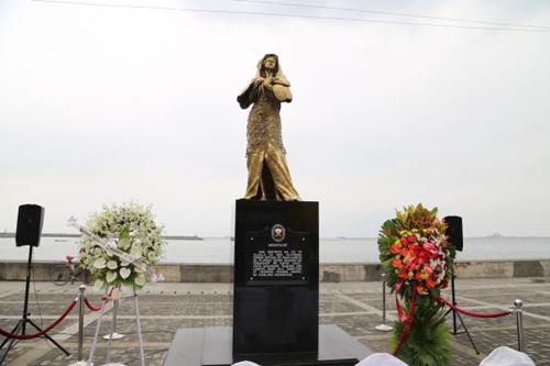 中国侨网菲律宾国内首座二战“慰安妇”雕像（图片来源：新华社）