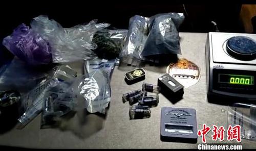 中国侨网中俄边境一男子携大麻毒驾偷越国境被抓获 钟欣 摄
