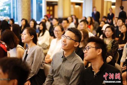 中国侨网资料图:纽约地区高校中国留学生新生见面会在领馆举行。 中新社记者 廖攀 摄