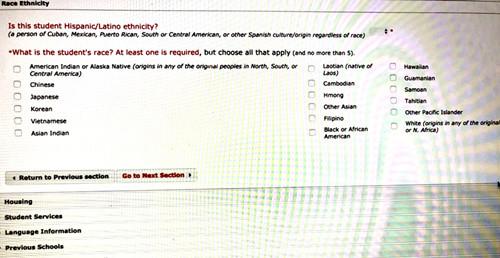 中国侨网佛利蒙联合高中学区不少华裔家长注意到注册资料中的亚裔细分项目，并向学区反应希望提供“亚裔”选项。（美国《世界日报》资料图：倪宾提供）