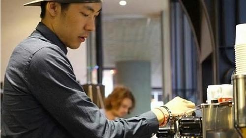 中国侨网梁奇云创新开店模式。(澳大利亚《星岛日报》)