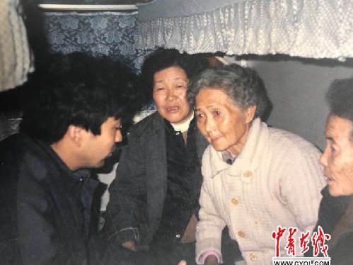 中国侨网1992年，3位韩籍“慰安妇”到北京寻求童增的支持和帮助。李定国供图