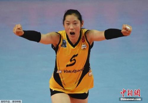 中国侨网资料图,2016女排土超季前赛,瓦基弗银行3-1卡萨尔马焦雷,朱婷首秀轰下20分。