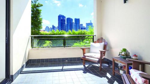 中国侨网一位年轻华裔女子,近期以92.5万元买下悉尼派蒙区(Pyrmont)区Point St这套一卧室的公寓,给她刚从海外返回悉尼生活的母亲居住。(澳大利亚《星岛日报》)