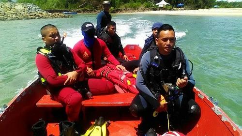 中国侨网搜救队伍目前仍在积极搜寻失踪男子下落。(马来西亚《诗华日报》)
