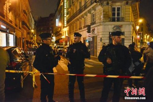 中国侨网图为警方封锁事发地段。中新社记者 龙剑武 摄