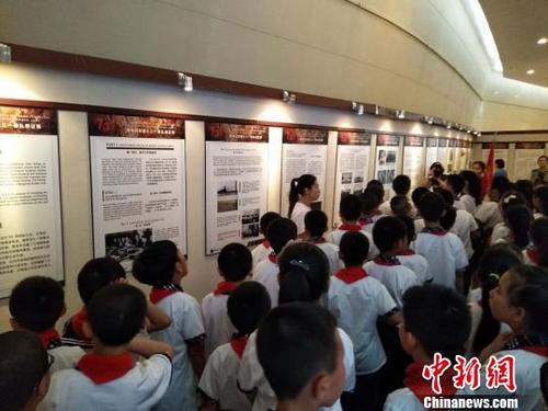 中国侨网5月18日,《反人类暴行—侵华日军第七三一部队罪证展》在辽宁省朝阳市赵尚志纪念馆正式开展。 侵华日军第七三一部队罪证陈列馆 提供 摄
