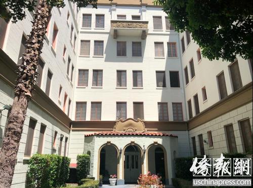 中国侨网中国留学生徐浩玥新搬入公寓，里面大约有100多租户。（美国《侨报》图片）