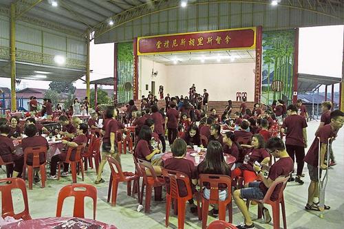 中国侨网155名亲友一同出席大聚会,场面盛大。(马来西亚《中国报》/李莉莉 摄)