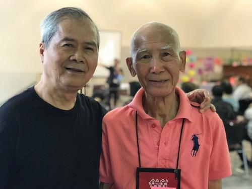 中国侨网杨兆丰(左)与林惠民(右)移民美国多年,从来不在乎有没有过节,两人的心愿与许多华裔父亲一样,只希望儿女、子孙过得好。(美国《世界日报》/黄惠玲摄)