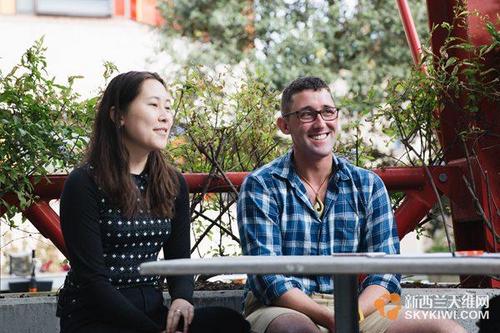 中国侨网左:Niki Menzies,右:Liam Finnigan (新西兰天维网)