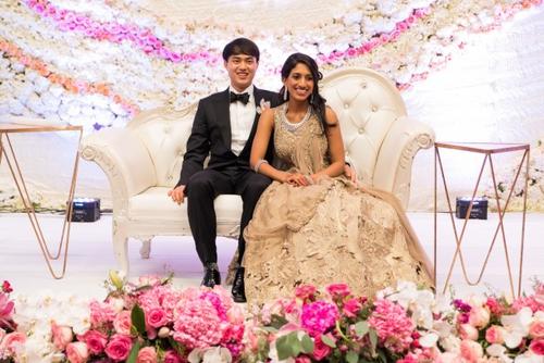 中国侨网Elston He与妻子Pratyusha Yalamanchi,用婚礼为青少年筹款。(美国《世界日报》/Elston He提供)