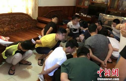中国侨网图为抓捕现场。警方提供