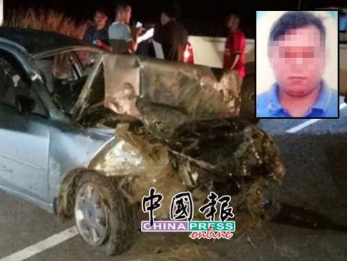 中国侨网转下山崖车头毁不成形的轿车被拉上马路，小图为何秀江遗照。（图片来源：马来西亚《中国报》）