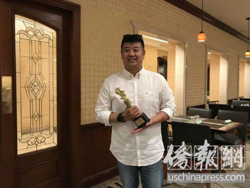 中国侨网录音师周光获得世界电影协会奖。(美国《侨报》/聂达 摄)