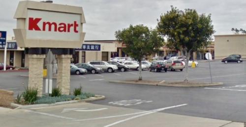 中国侨网美国洛杉矶天普市罗斯密大道上的K-Mart发生一起种族歧视事件。 (美国《世界日报》╱林佩锦 摄)