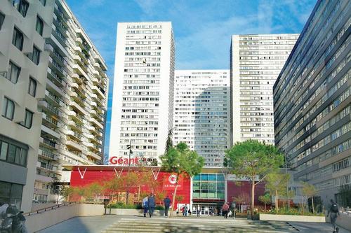 中国侨网赌场规划所在地——Masséna 13商业中心入口处。(图片来源:欧洲时报实习记者张雨滴 摄)