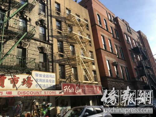 中国侨网华埠住宅楼发生火灾惊险。(美国《侨报》/尹英姿 摄)