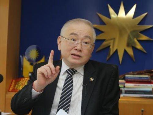 中国侨网魏家祥(马来西亚《中国报》档案照)