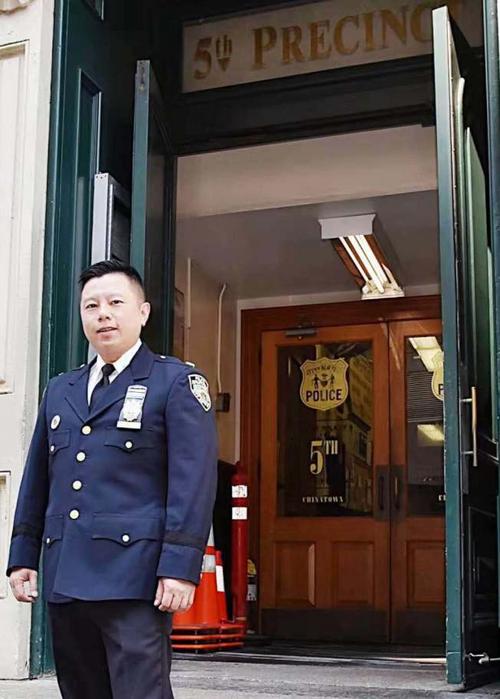 中国侨网将晋升为督察的华裔吴铭恒，将调离服务两年多的纽约曼哈顿华埠市警五分局。（美国《世界日报》/张晨 摄）
