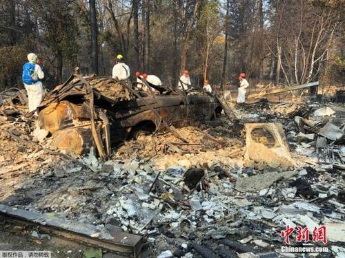 中国侨网截止11月18日晚，美国加州山火已经延烧十日，这场山火也在继续刷新全美山火致死和毁坏程度的纪录：全加州已经有至少79人在这场山火中丧命，将近有1300人失踪，其燃烧面积超过了25万英亩。