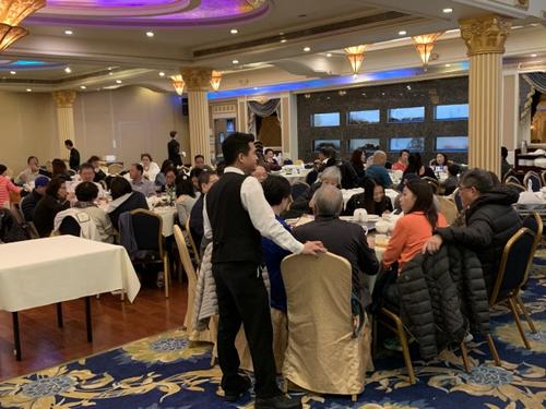 中国侨网中餐馆圣诞节预料将迎来年度生意另一高峰，且自本周末起食客逐渐拥挤。（美国《世界日报》/高梓原 摄影）