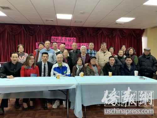 中国侨网纽约长友会举办记者会,对华裔老翁余先生表示支持。(图片来源:美国侨报网 张晶/摄)