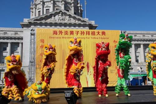 中国侨网舞龙舞狮表演。(美国《世界日报》/李晗 摄)