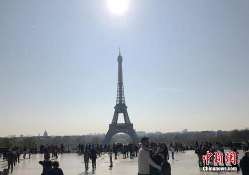 中国侨网资料图片：法国巴黎埃菲尔铁塔。中新社记者 李洋 摄