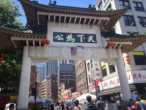 中国侨网美国波士顿市长伟殊公布2020至2024财年投资规划提案中，开发华埠和市中心地区的细则。(美国《世界日报》／刘晨懿之 摄)
