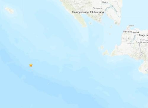 中国侨网印尼西南部海域发生5.0级地震。（图片来源：美国地质勘探局网站截图）