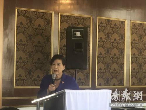中国侨网美国联邦众议员赵美心在新闻发布会现场致辞。(美国《侨报》/王珂莹 摄)