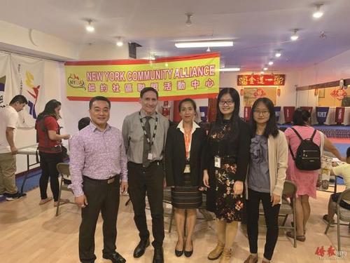中国侨网美国人口普查局携手纽约社区联盟举办招聘会。(美国《侨报》/杨澄雨 摄)