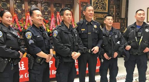 中国侨网华埠巡警者合影(美国《世界日报》/李秀兰 摄)