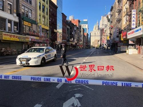 中国侨网警方到场封街调查。(图片来源:美国《世界日报》 张晨/摄)