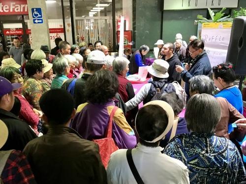 洛杉矶华埠中心办秋季健康博览会 数百民众受惠