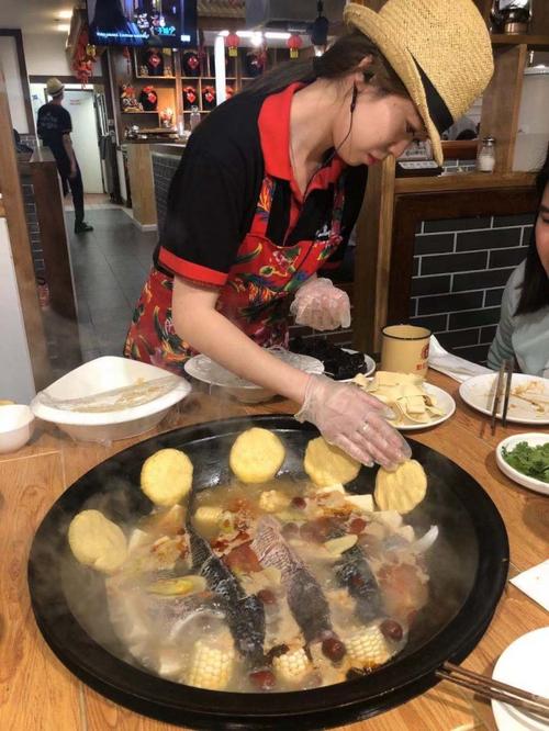 中国侨网薪资调涨可能对华裔餐营业带来影响。(美国《世界日报》/张越 摄)