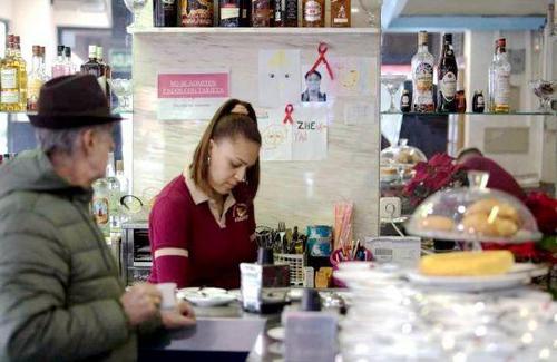 马德里街头遇害华人女子丈夫重开店面希望生活继续