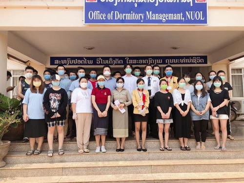 共抗疫情老挝中华总商会为中国留学生送餐活动启动