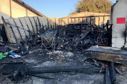 洛杉矶华人密集区一住宅车库突发大火一人死亡