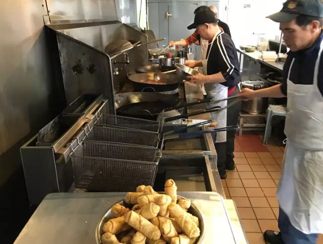 食材涨价、招工困难…… 美国中餐馆面临多重挑战