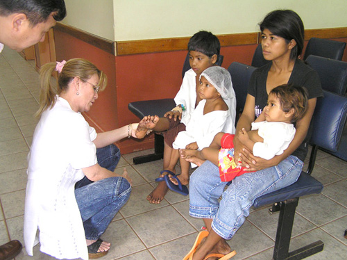 华人企业家创建 巴拉圭中国医院造福当地人