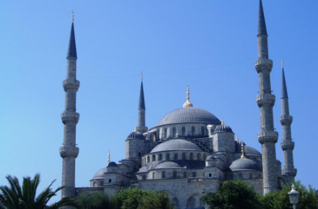 中国侨网土耳其伊斯坦布尔必游的蓝色清真寺。（美国《世界日报》）