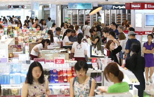 MERS疫情趋缓,免税店重拾往日热闹。(韩国亚洲经济中文网)