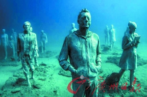 在西班牙兰萨罗特岛（Lanzarote）水下15米处有个海底雕塑博物馆。