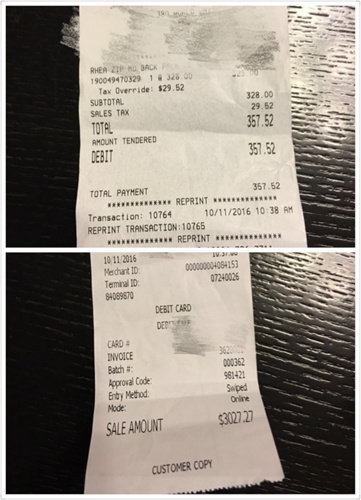 同一笔交易,两张收据的数额相差十倍,持银联卡消费的游客需注意。(美国《世界日报》/袁女士供图)