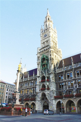 古老的慕尼黑市政厅大楼。