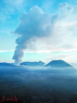 布罗默-腾格尔-塞梅鲁国家公园火山群