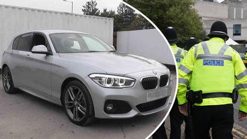 中国侨网图为在英国索利哈尔地区被盗的银色警务BMW车。(法国《欧洲时报》援引英国《每日快报》图片)