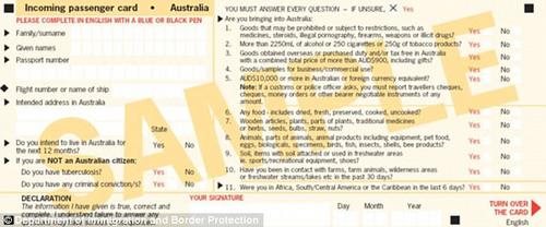 中国侨网入境卡（澳洲新快网援引《每日邮报》图片）